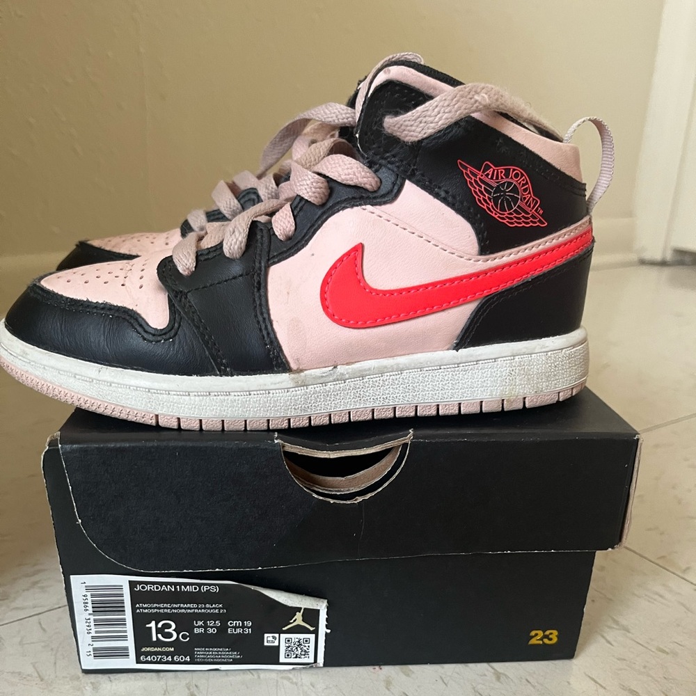 Jordan 1 Mid